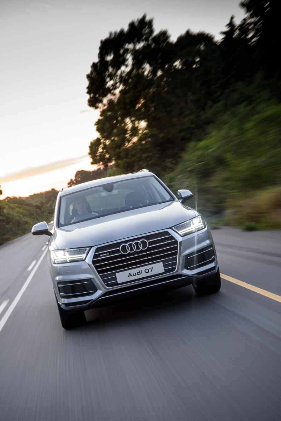  Audi Q7 TDI Quattro (4M) 2015 года  (ZA) (фото 16 из 20)